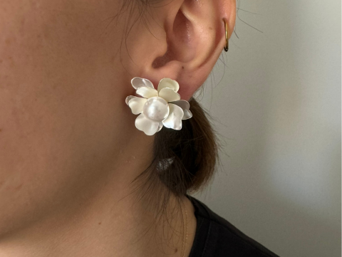 İncili Çiçek Küpe | Kararmaz | Altın Kaplama | Gold / Silver