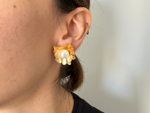 İncili Çiçek Küpe | Kararmaz | Altın Kaplama | Gold / Silver