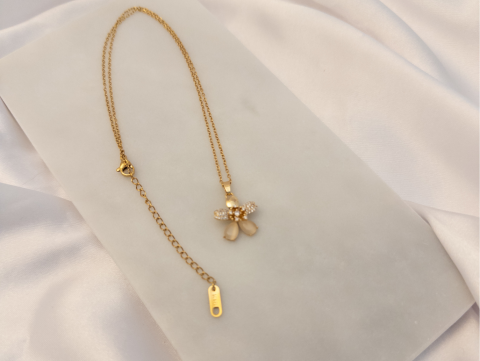 Krem Minimal Çiçek Kolye | Çelik | Gold