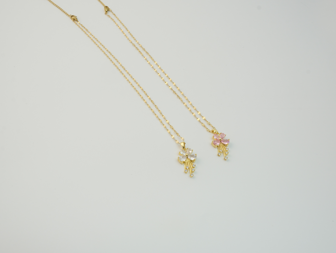 Zirkon Taşlı Minimal Yonca Kolye | Çelik | Gold