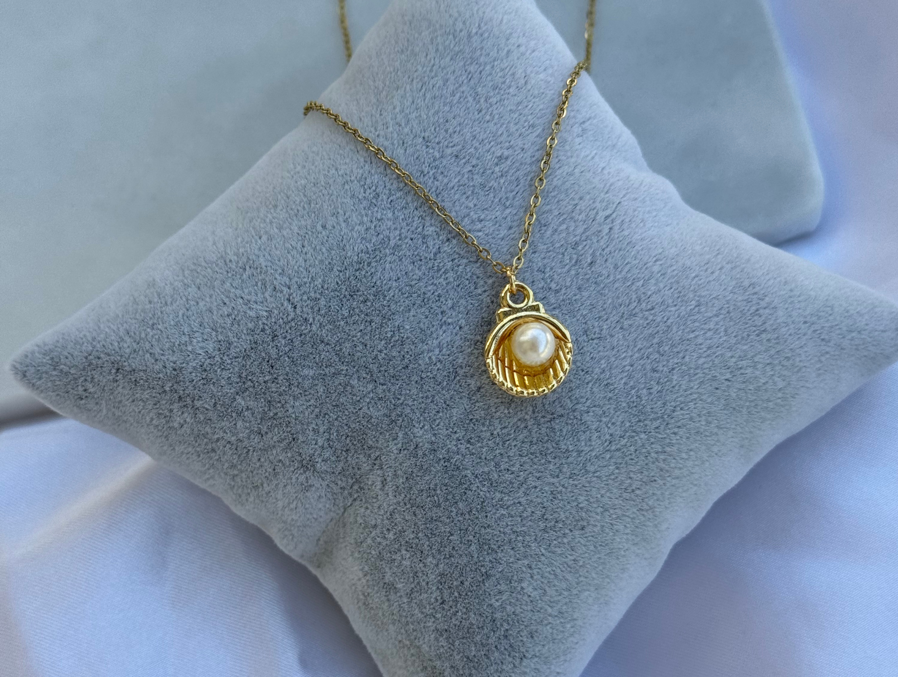 Minimal İncili Deniz Kabuğu Kolye | Kararmaz | Çelik | Gold