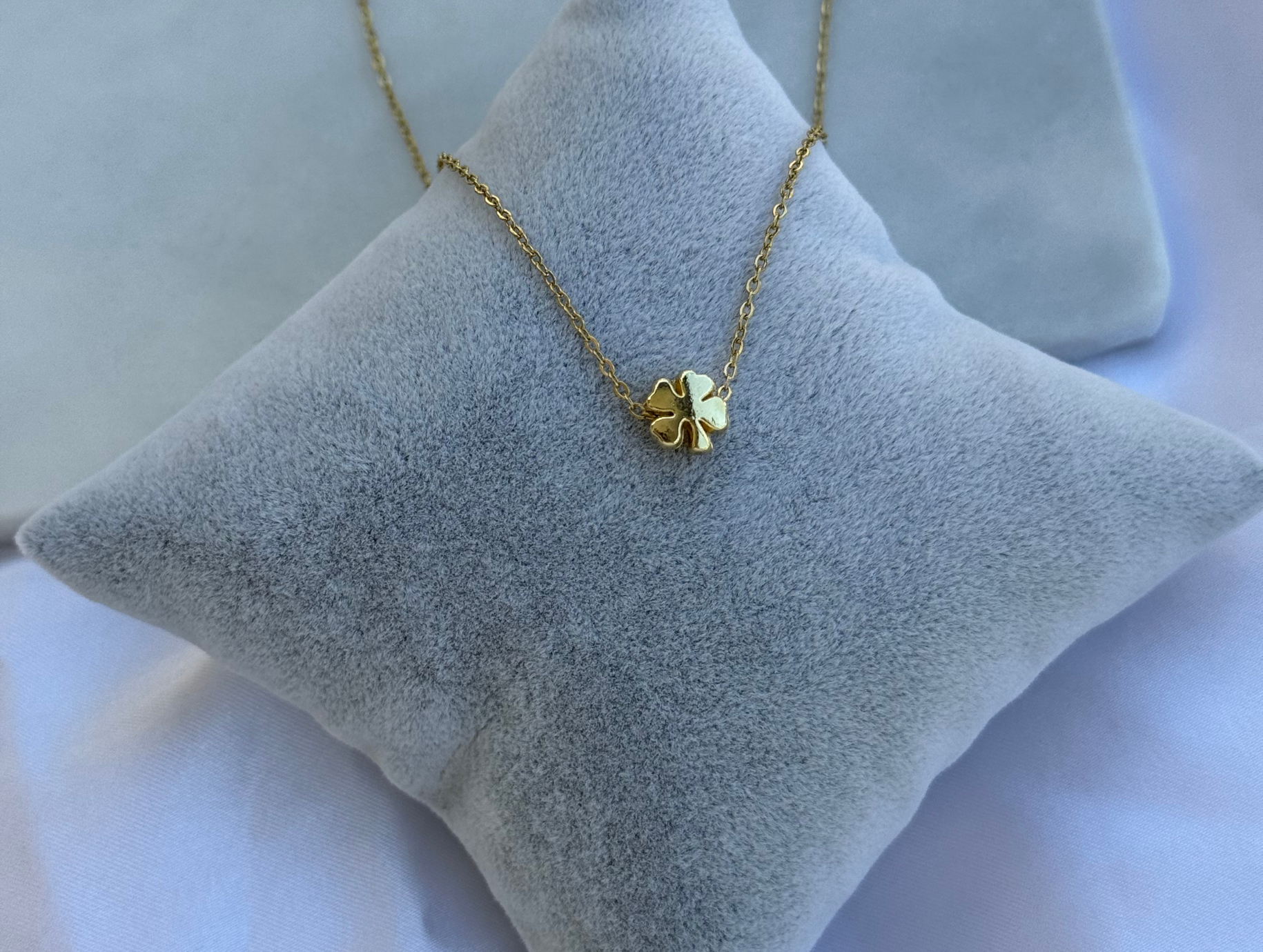 Minimal Minik Kibar Saplı Yonca Kolye | Kararmaz | Çelik | Gold